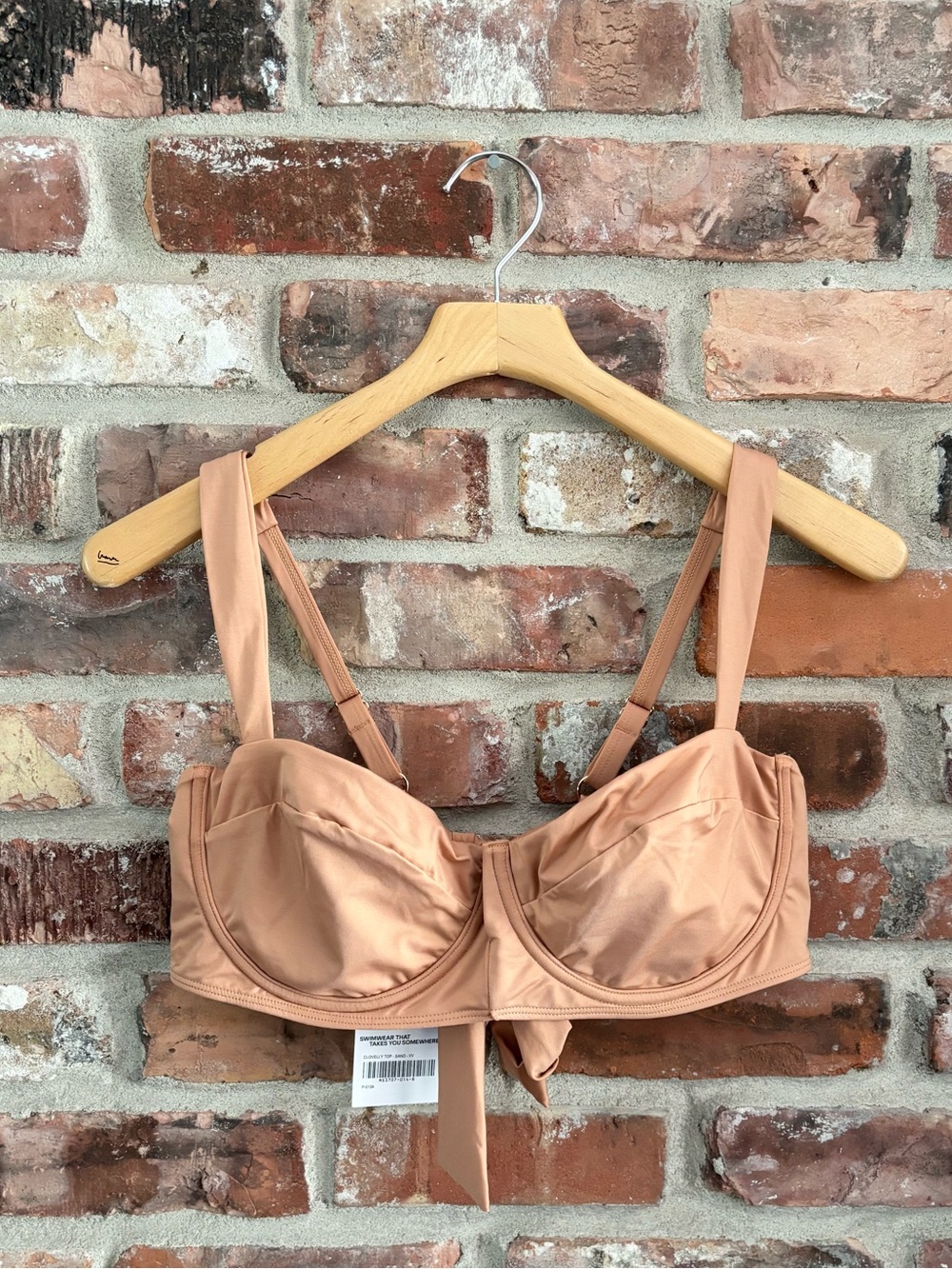 Monday Swimwear Clovelly Bikini Swim Top in Sand NWT, VV